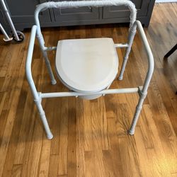 Senior Bathroom /toilet Chair 