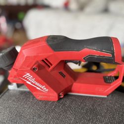 Milwaukee M12 12V Lithium-Ion Brushless Cordless 2 in. Planer (Tool-Only