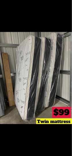 Twin size pillow top mattress
