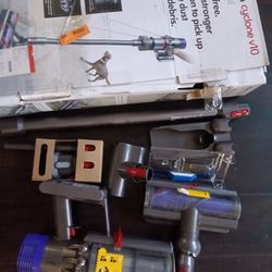Great Condition Dyson Cyclone V10 Animal Cordless Vacuum Cleaner Retail $550