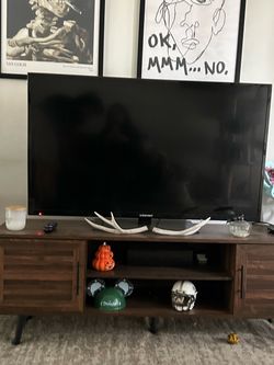 50inch Tv with Roku