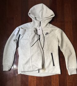 Women Nike Tech