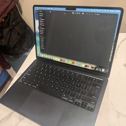 Apple - MacBook Air 13-inch Laptop - Apple M2 chip Built for Apple Intelligence - 16GB Memory - 256GB SSD - Midnight