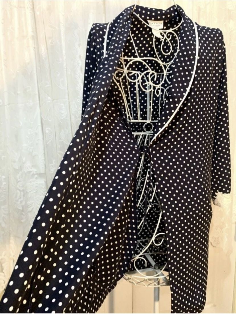 Natori classic vintage women's robe blue with white polka dot size Xs