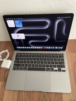 MacBook Air 13 (M1 chip / Latest OS 26 Tahoe) 8GB Memory Good Laptop (90 % + Battery)