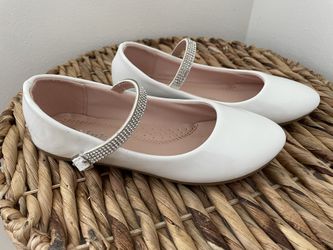 Girls White Shoe Size 3