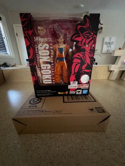 Son Goku Super Saiyan God Event exclusive sh figuarts