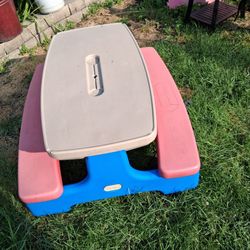 Kids Picnic Table  Seats 4 to 6