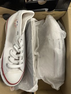 Brand New In box Converse White Chuck Taylor All Star Canvas Hi Tops