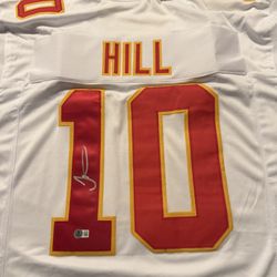 BECKETT Authentic Signed Tyreek Hill Jersey On A Kansas City Chiefs Custom Jersey