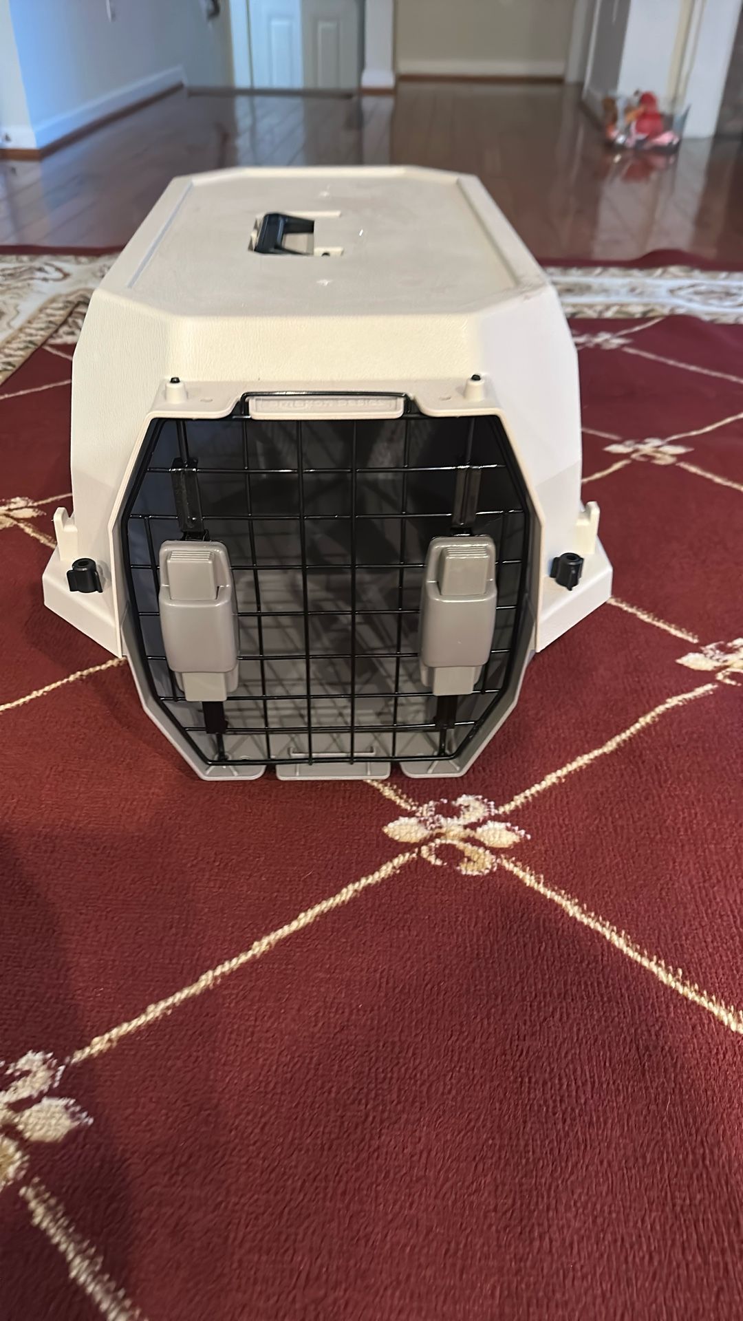 Dog Or Cat Carrying Crate