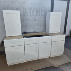 White Shaker Kitchen Cabinets - Base & Wall Units! Whole set For $700