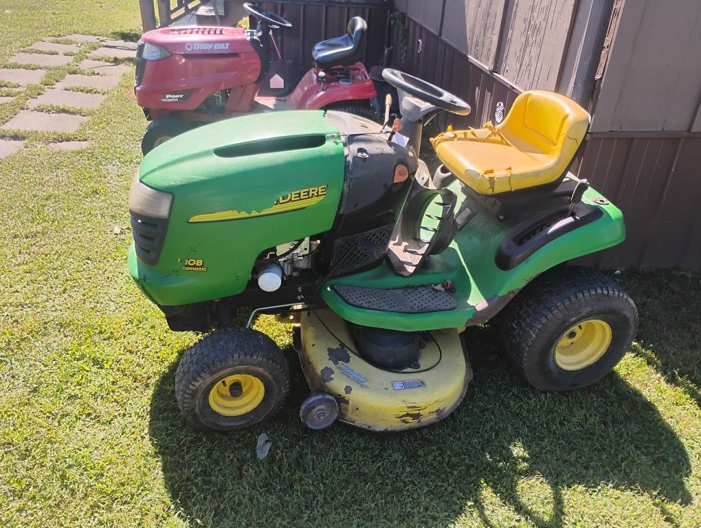 42-in Cut John Deere Riding Mower