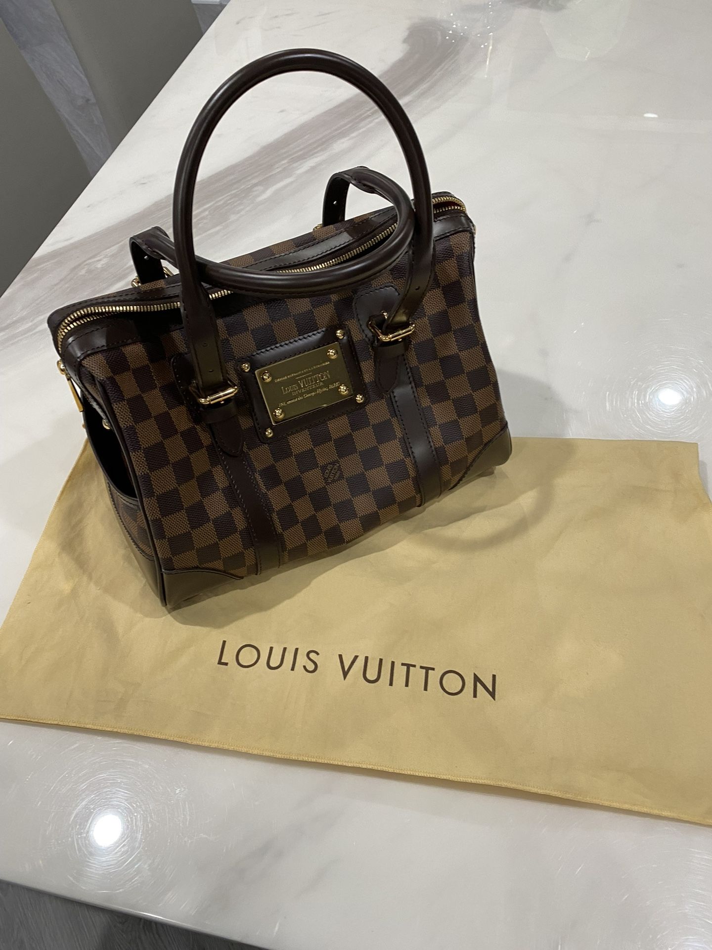 Louis Vuitton BERKELEY LEATHER HANDBAG