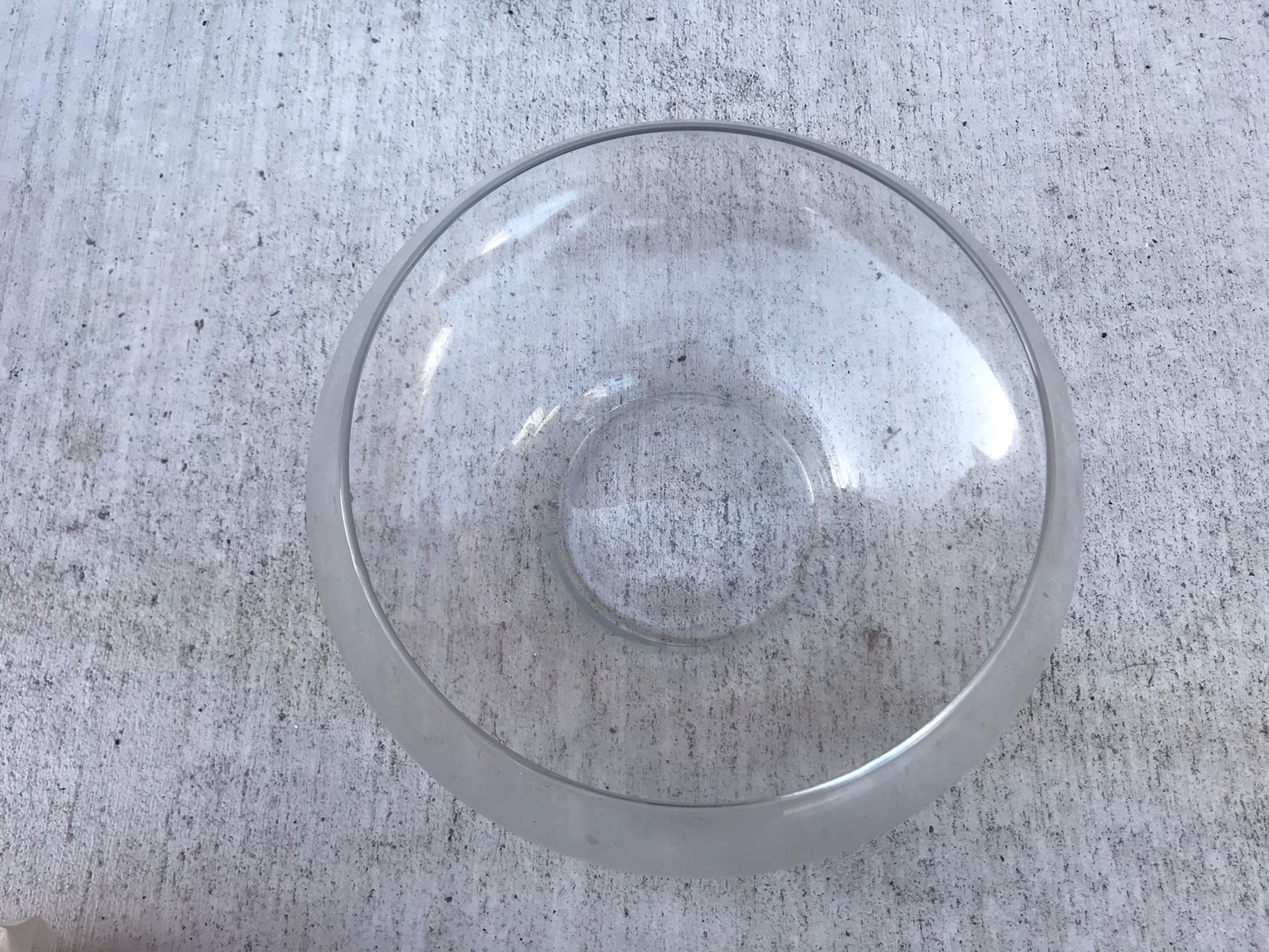 Glass bowl for floating flowers