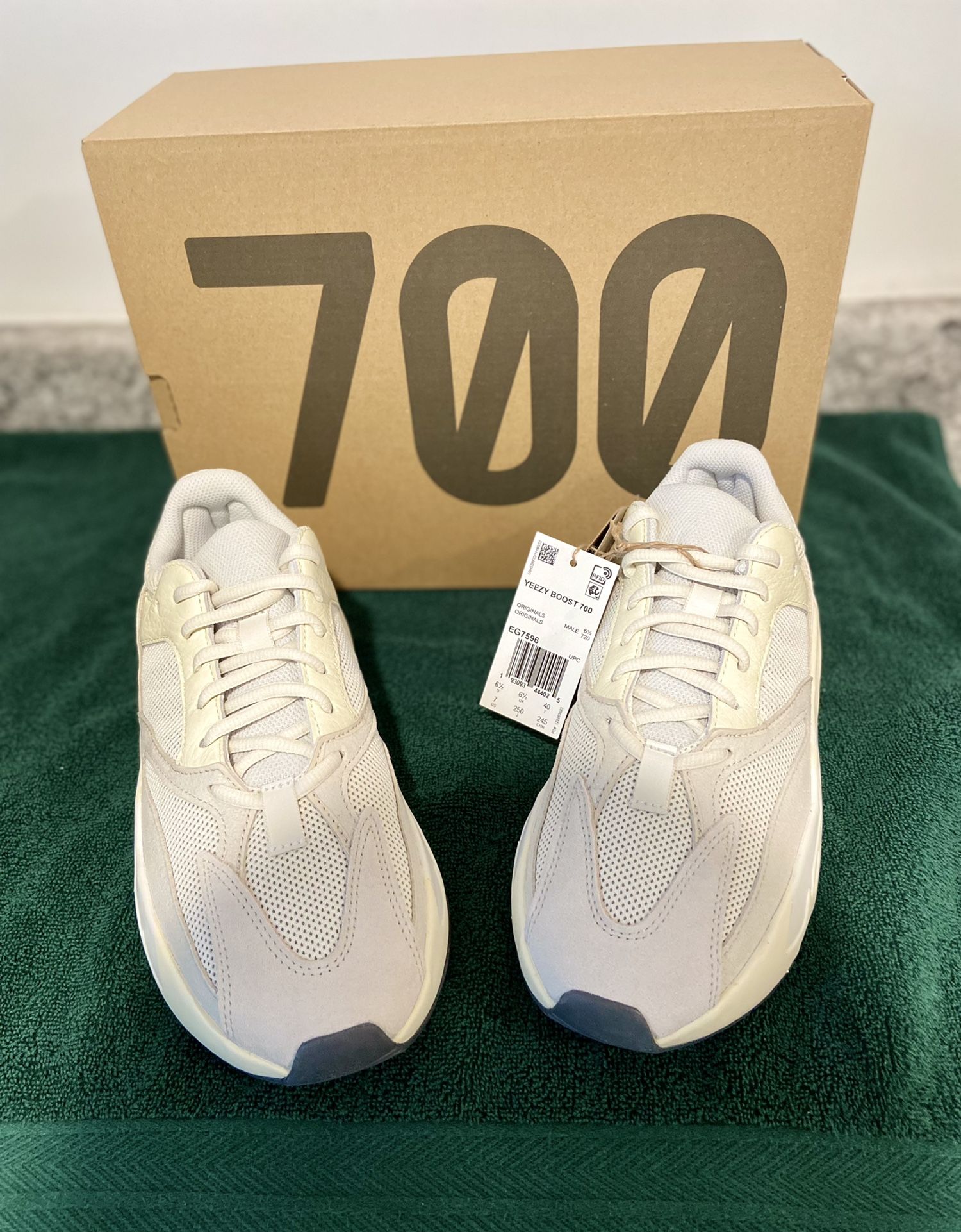 adidas Yeezy Boost 700 V1 Analog CONFIRMED ORDER EG7596 Size