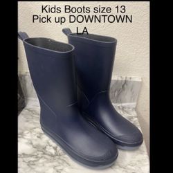 Kids rain boots size 13 excellent condition they are dark blue can be for boy or girl $12. Pick up downtown LA Little Tokyo area.