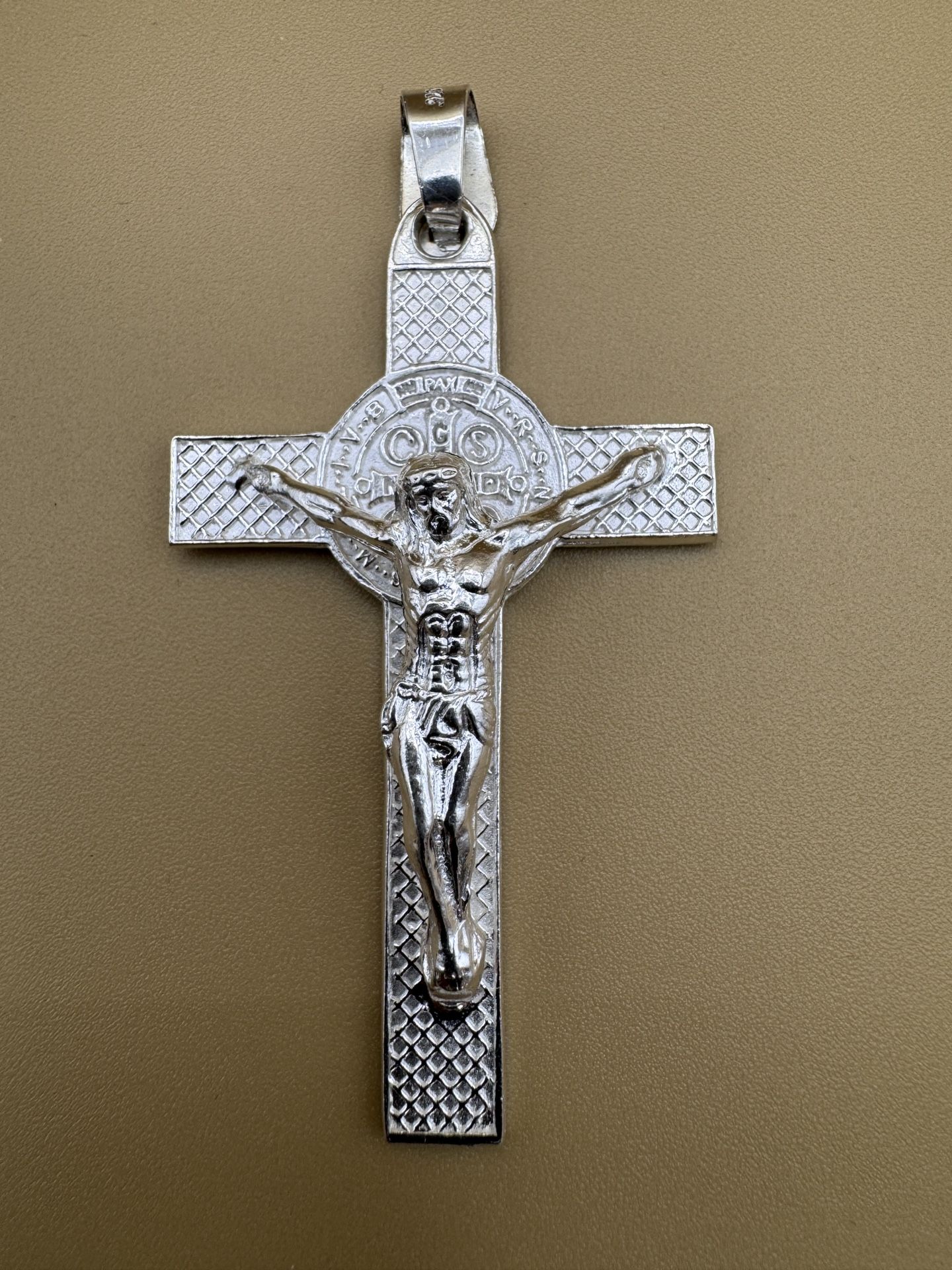Plata 925 Cruz Grande San Benito 🦋