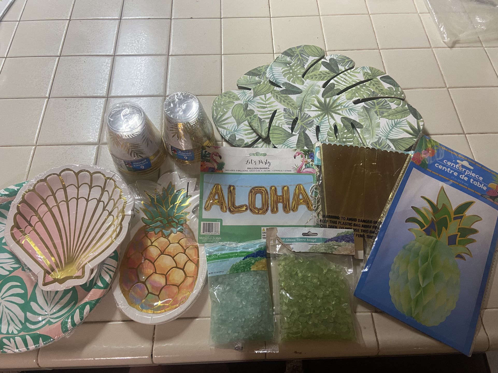 Aloha /Hawaiian Party supplies