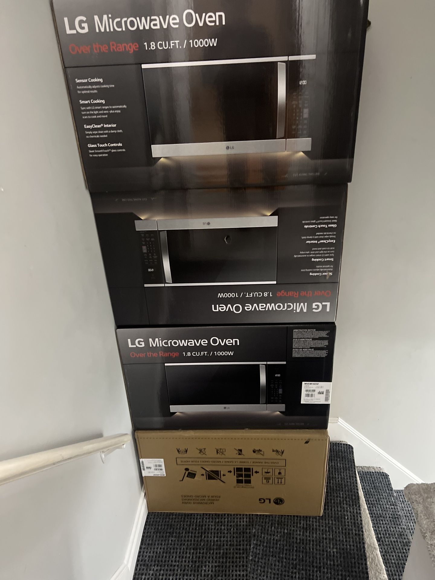 LG 1.8-cu ft 1000-Watt 29.88-in Over-the-Range Microwave with Sensor Cooking (Printproof Stainless