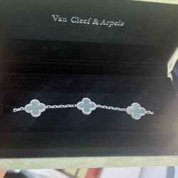Van Cleef Braclet Silver Pearl