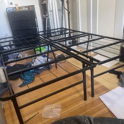 Queen size mattress frame 18” black