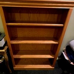 Elegant Solid Wood Bookcase – Timeless Design!
Elegante Biblioteca de Madera Sólida – ¡Diseño Atempo