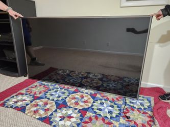 75" LED LG tv in excellent condition with wall mount that can hold up to 75"