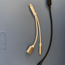 iPhone iPod iPad Audio Adapter 
