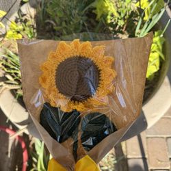 Yarn And Ribbon Flowers/Bouquets