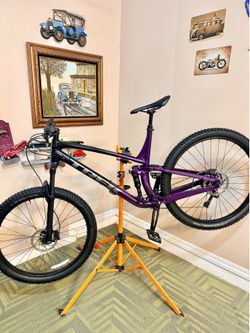 Trek fuel ex 5 full suspension bike 29”
