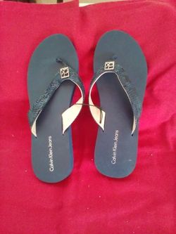 Calvin Klein Slippers Size 10