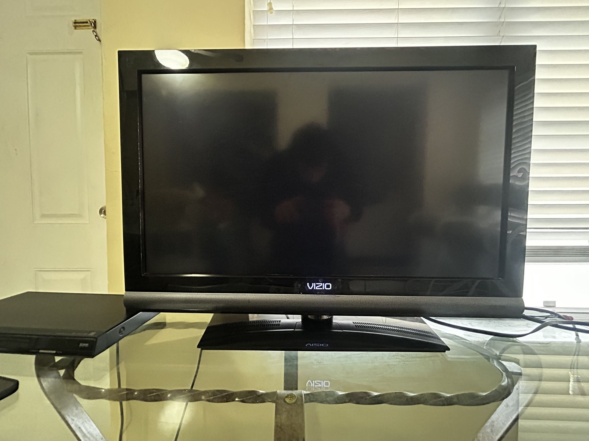 Tv 32in and dvd playee