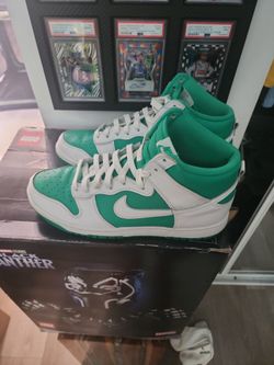 SIZE 9 NIKE DUNKS