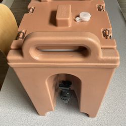 Cambro 2.5 Gallon Coffee Or Beverage Container