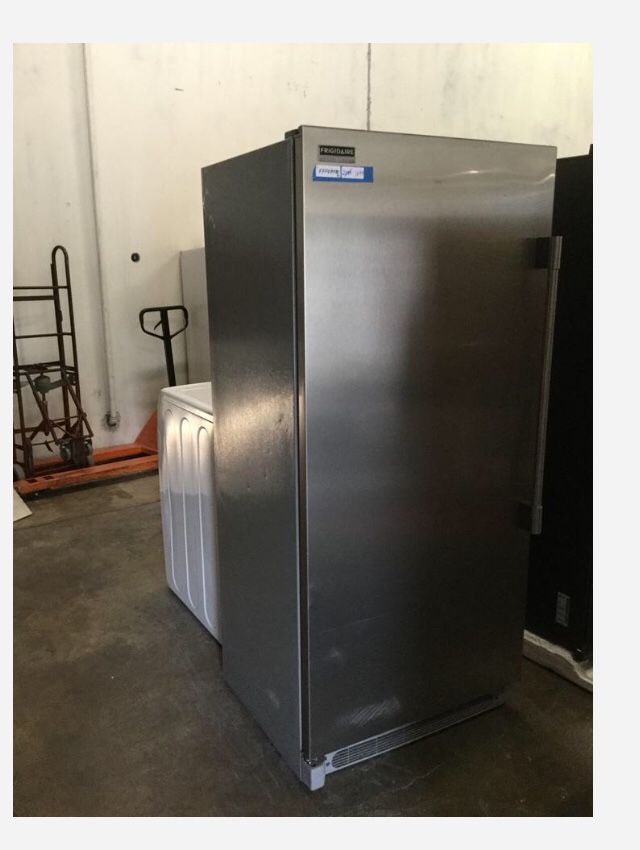 Frigidaire FPFU19F8RFC Professional Gallery 18.6 cu. ft. Upright Freezer in Stainless Steel