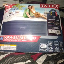Intex Queen Deluxe Air Matress