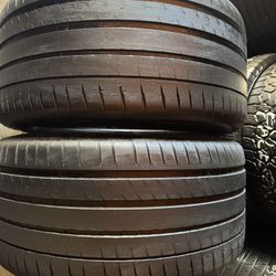 Pair Of 325 35 22 Michelin Pilot Sport 4s Tires 