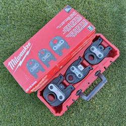 Milwaukee 1/2 in. - 1 in. IPS Press Tool Jaw Kit for M12 Force Logic Press Tool