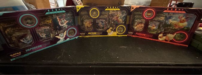Pokemon Eevee VMAX 3 Piece collection