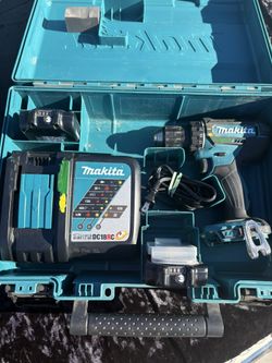 Makita XFD10 18V Drill Kit with 2 Batteries, Charger, and Case