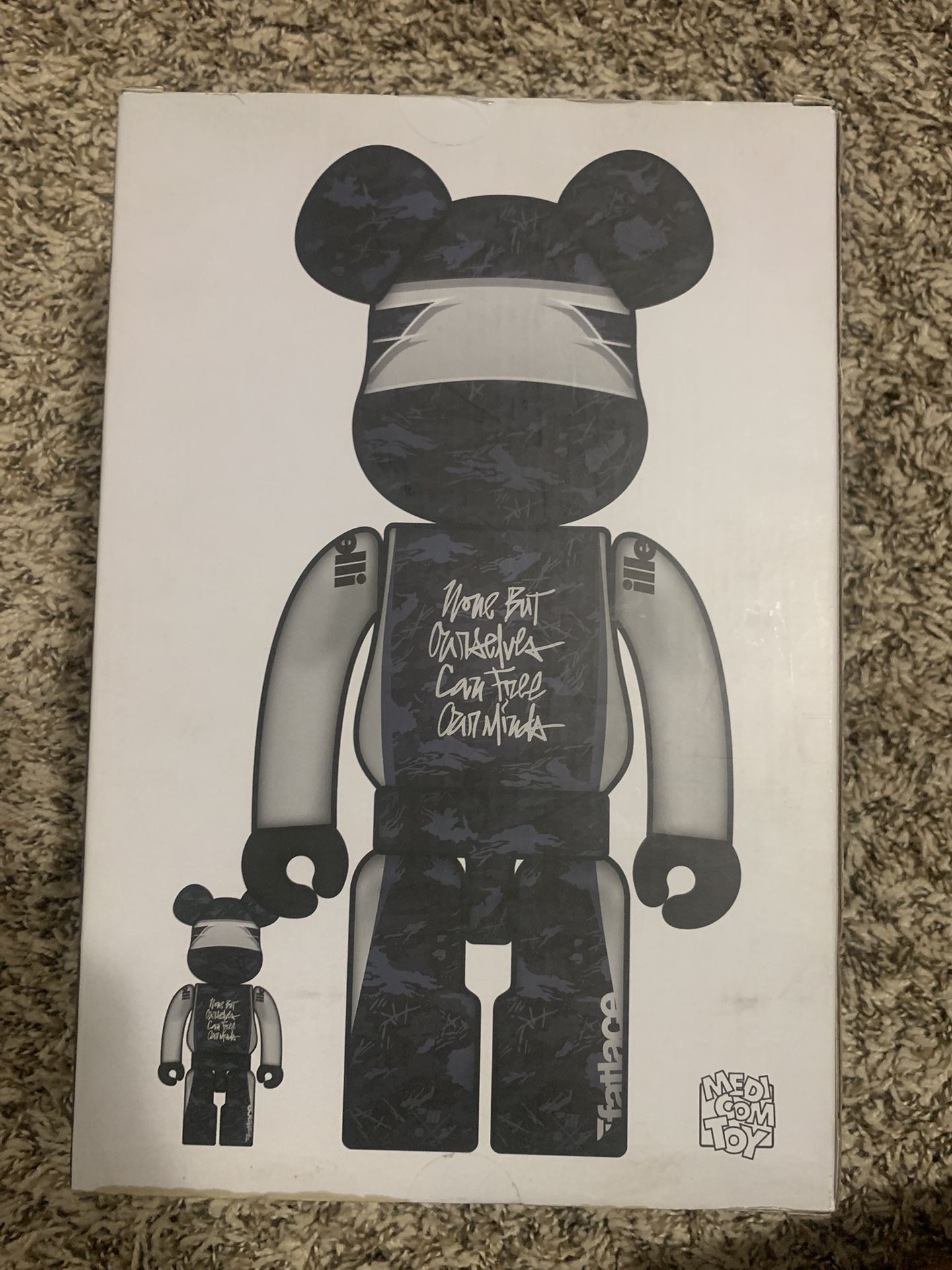 100 % 400 % illest BE@RBRICK OPEN BOX