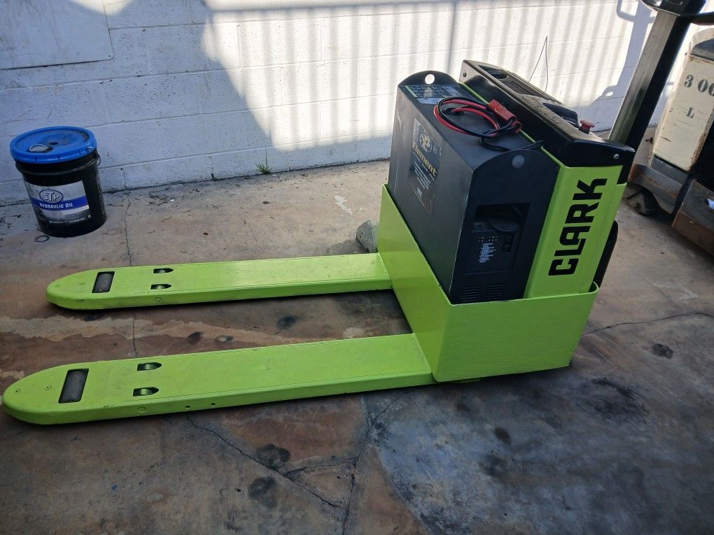 Clark Pallet Jack