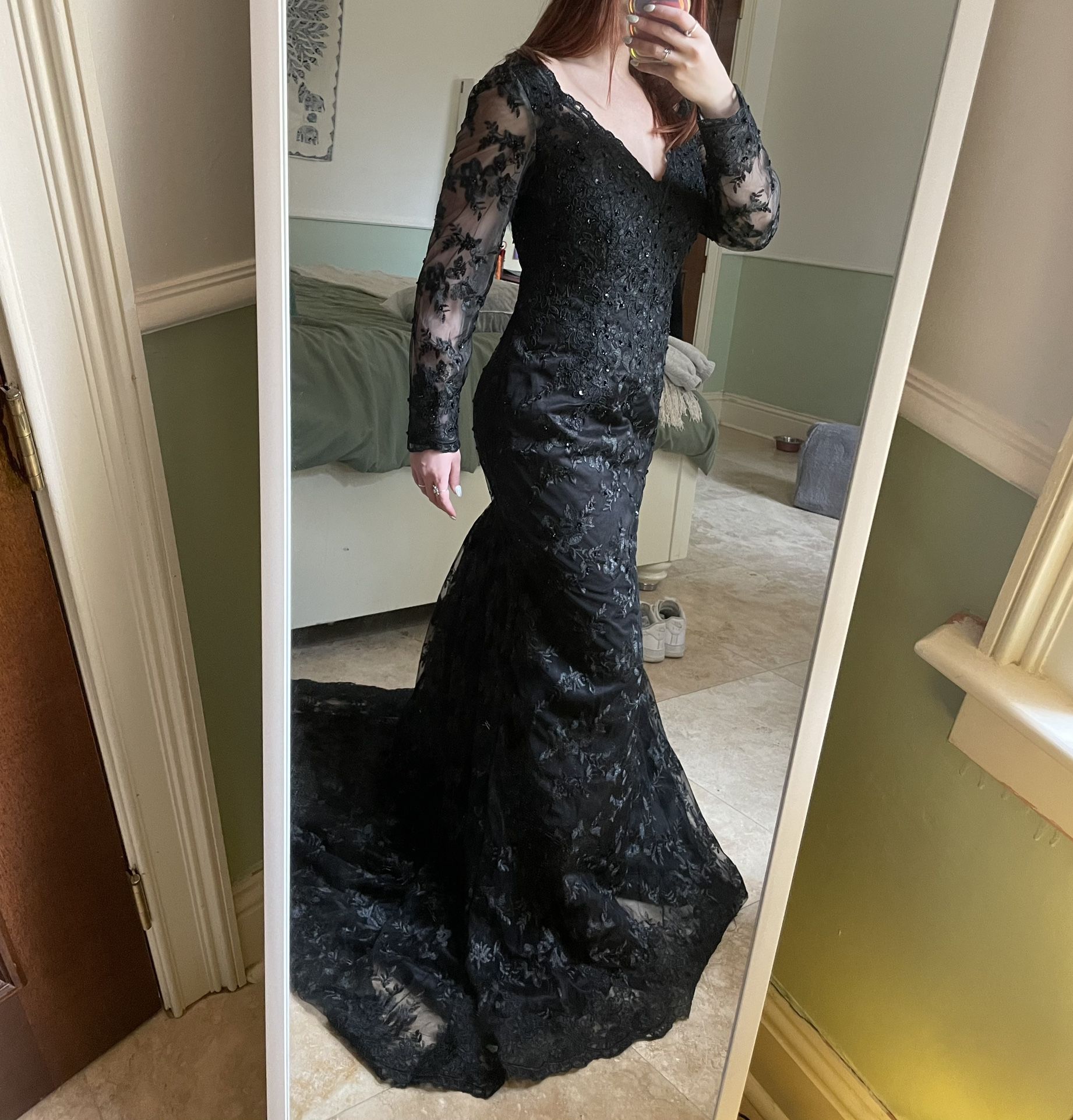 Black Mermaid V- Neck Long Sleeve Gown
