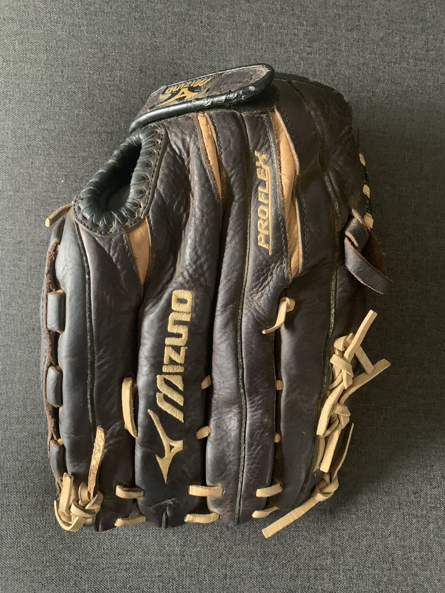 Mizuno Proflex GWW 1302 Softball Baseball Glove Superior Design Right Hand 13”