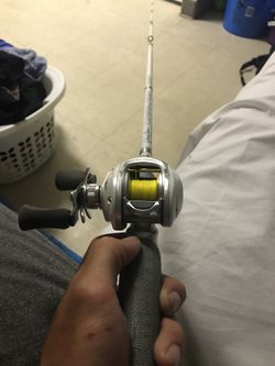 Johnny Morris Carbonlite 2.0 baitcaster rod and reel combo. for Sale in  Fort Myers, FL - OfferUp