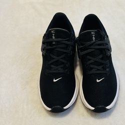 NIKE WOMENS SHOES