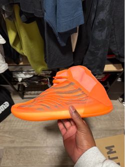 Yeezy Qntm