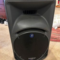 Mackie speaker 