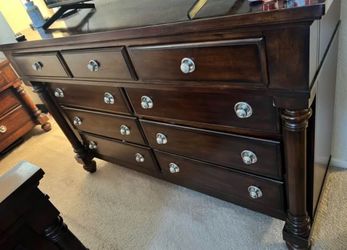 Dresser